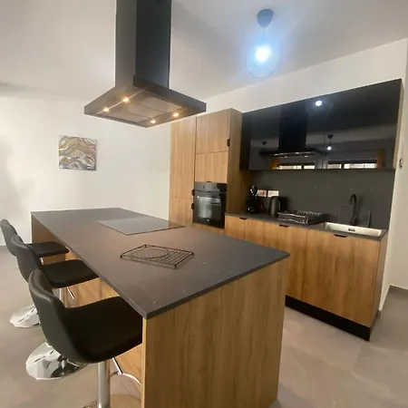 公寓 Brand New 2 Bedroom *