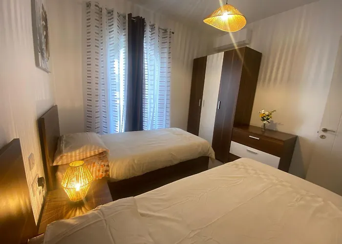 Brand New 2 Bedroom Apartment *